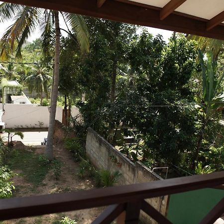 Surf Nest Hiriketiya Hotel Диквела Екстериор снимка