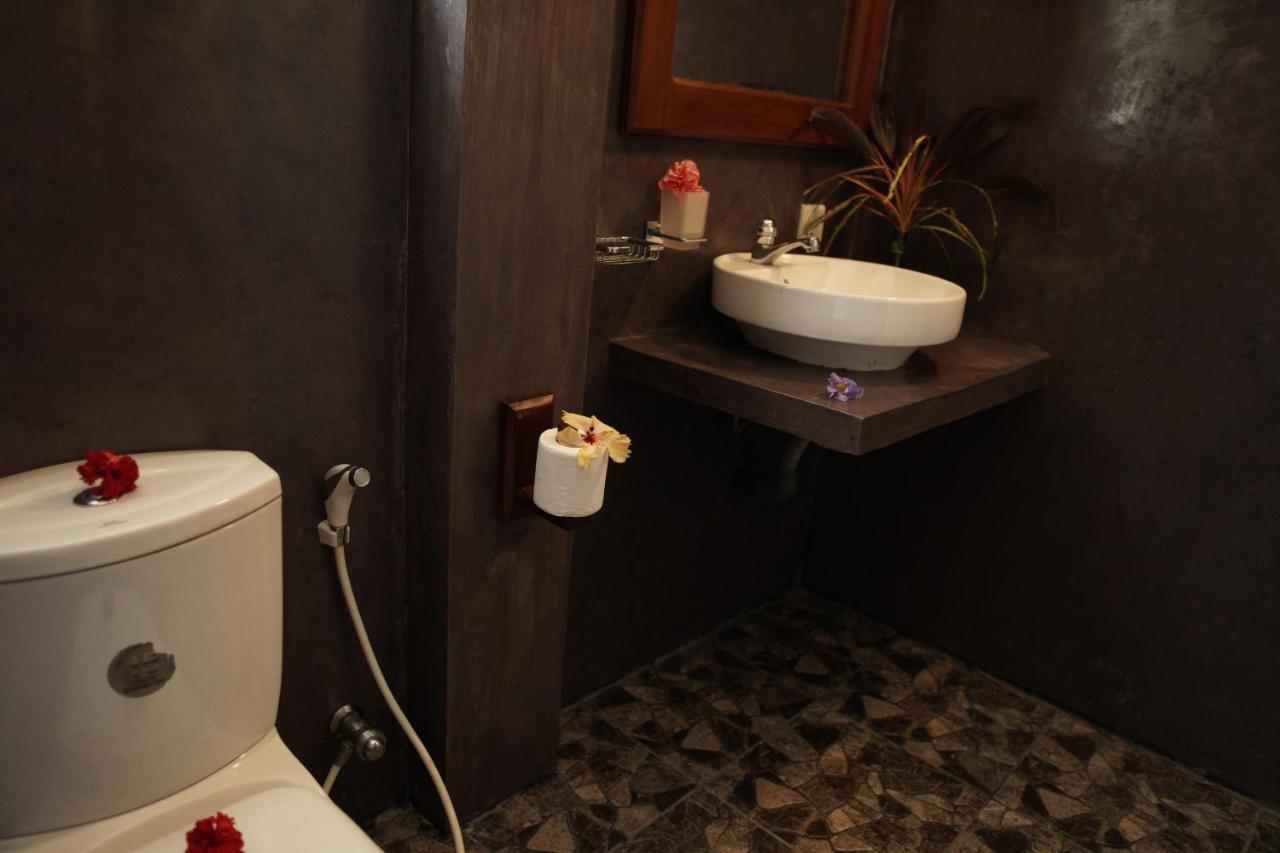 Surf Nest Hiriketiya Hotel Диквела Екстериор снимка