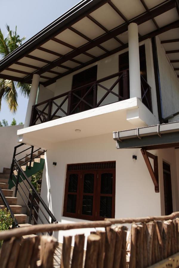 Surf Nest Hiriketiya Hotel Диквела Екстериор снимка