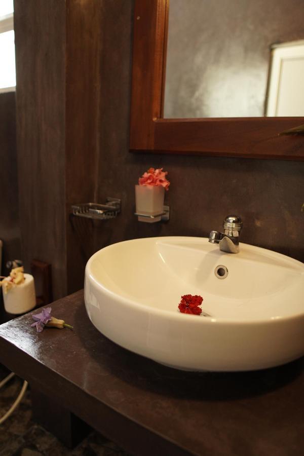 Surf Nest Hiriketiya Hotel Диквела Екстериор снимка