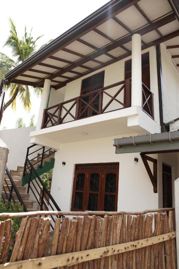 Surf Nest Hiriketiya Hotel Диквела Екстериор снимка