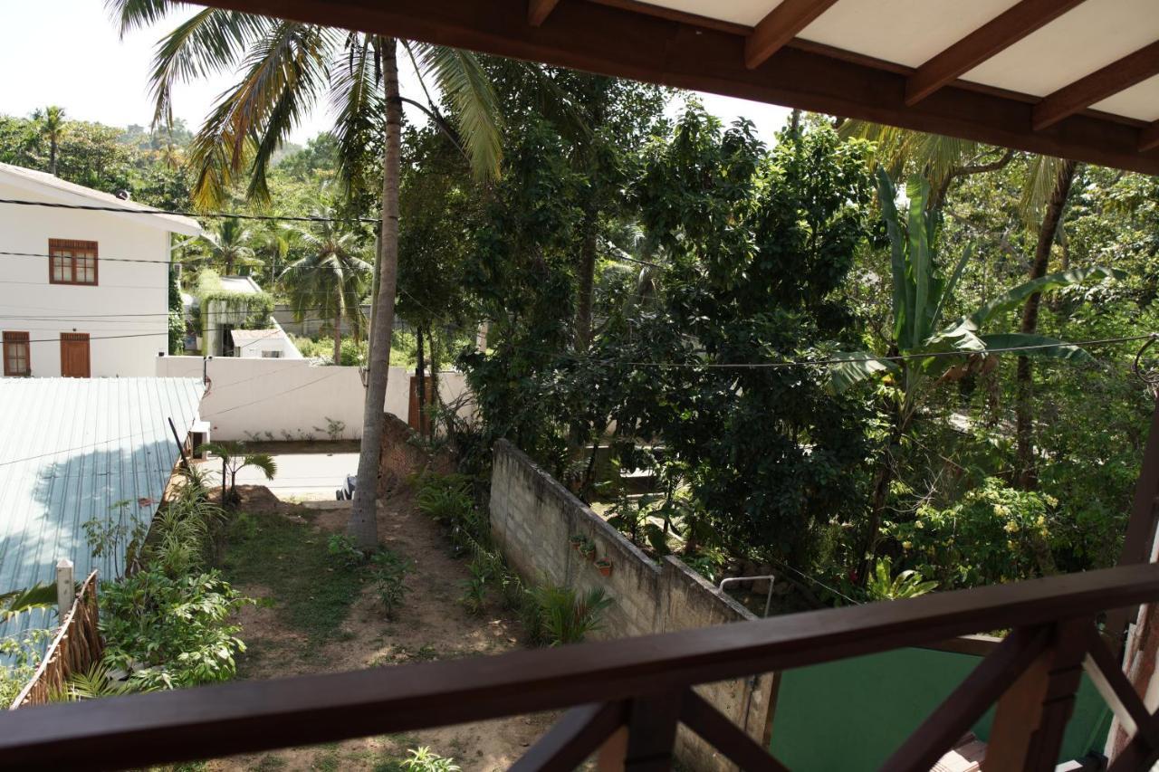 Surf Nest Hiriketiya Hotel Диквела Екстериор снимка
