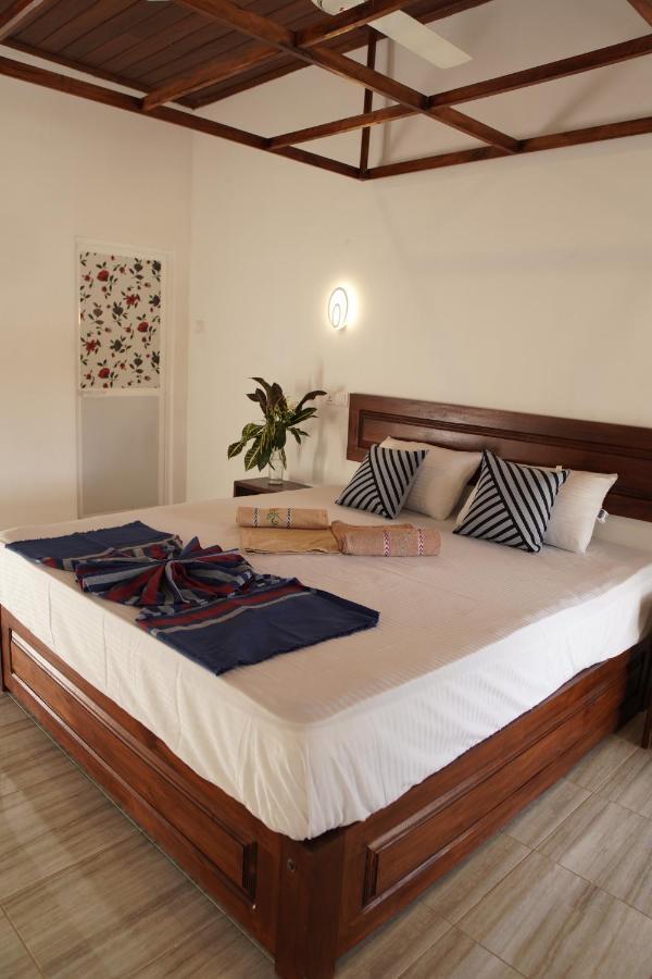 Surf Nest Hiriketiya Hotel Диквела Екстериор снимка