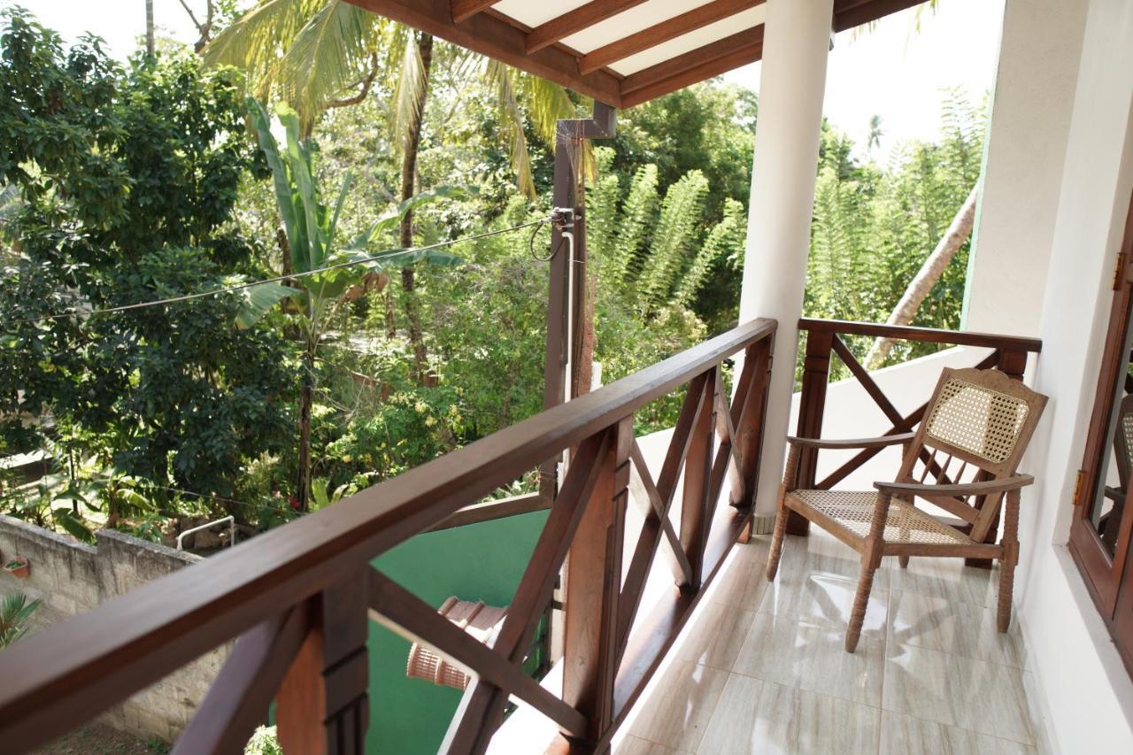 Surf Nest Hiriketiya Hotel Диквела Екстериор снимка