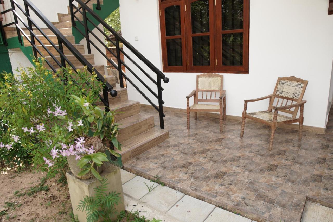 Surf Nest Hiriketiya Hotel Диквела Екстериор снимка