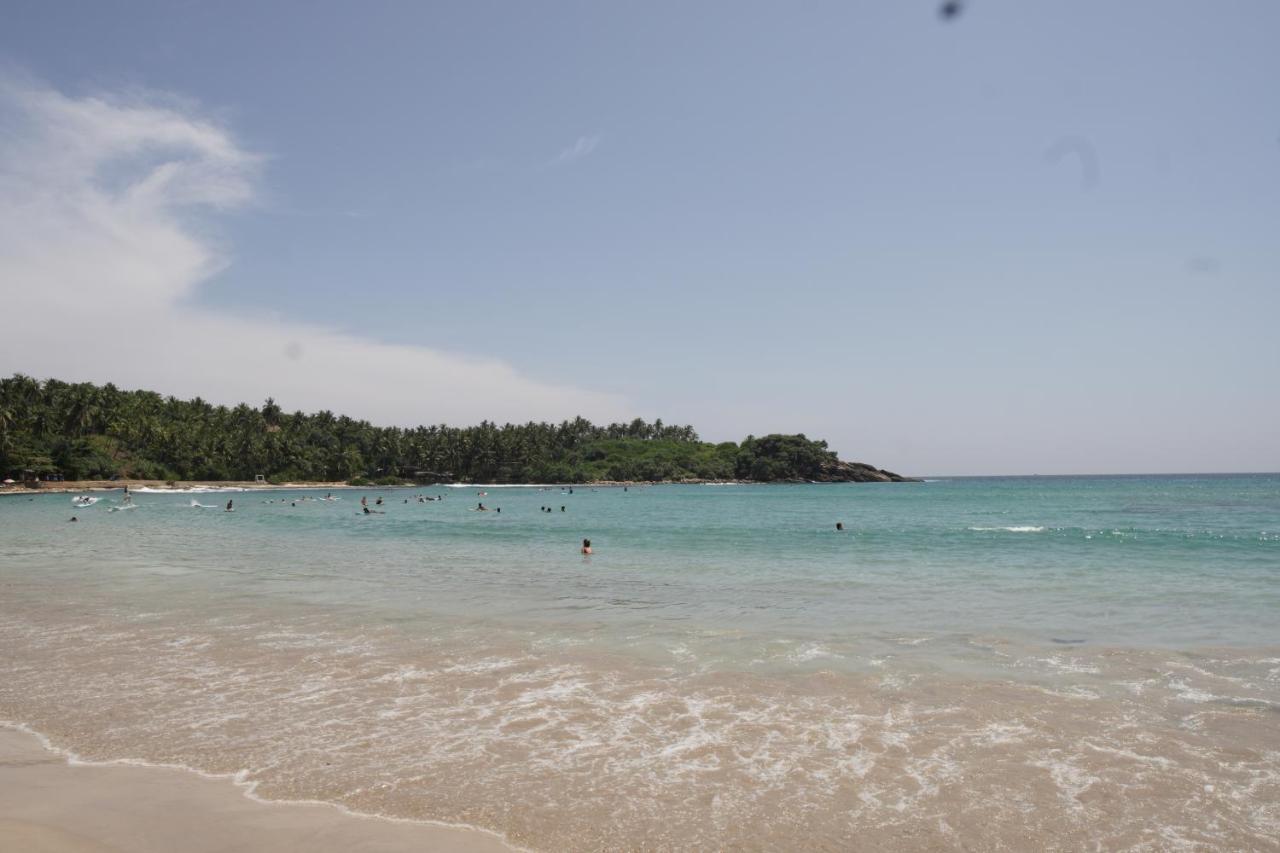 Surf Nest Hiriketiya Hotel Диквела Екстериор снимка