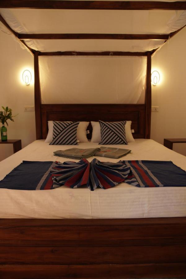 Surf Nest Hiriketiya Hotel Диквела Екстериор снимка