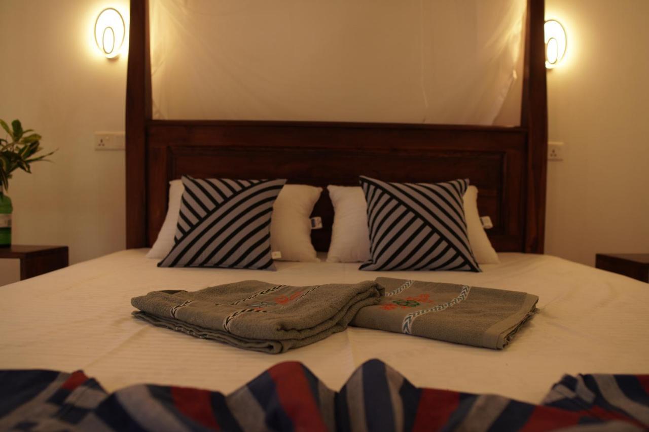 Surf Nest Hiriketiya Hotel Диквела Екстериор снимка
