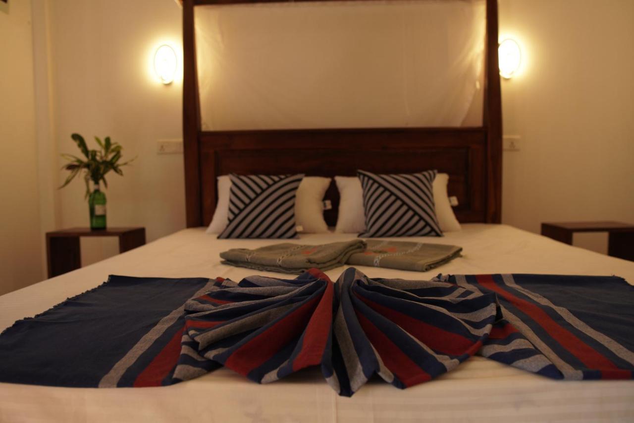 Surf Nest Hiriketiya Hotel Диквела Екстериор снимка