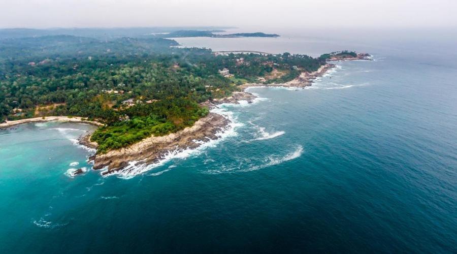 Surf Nest Hiriketiya Hotel Диквела Екстериор снимка