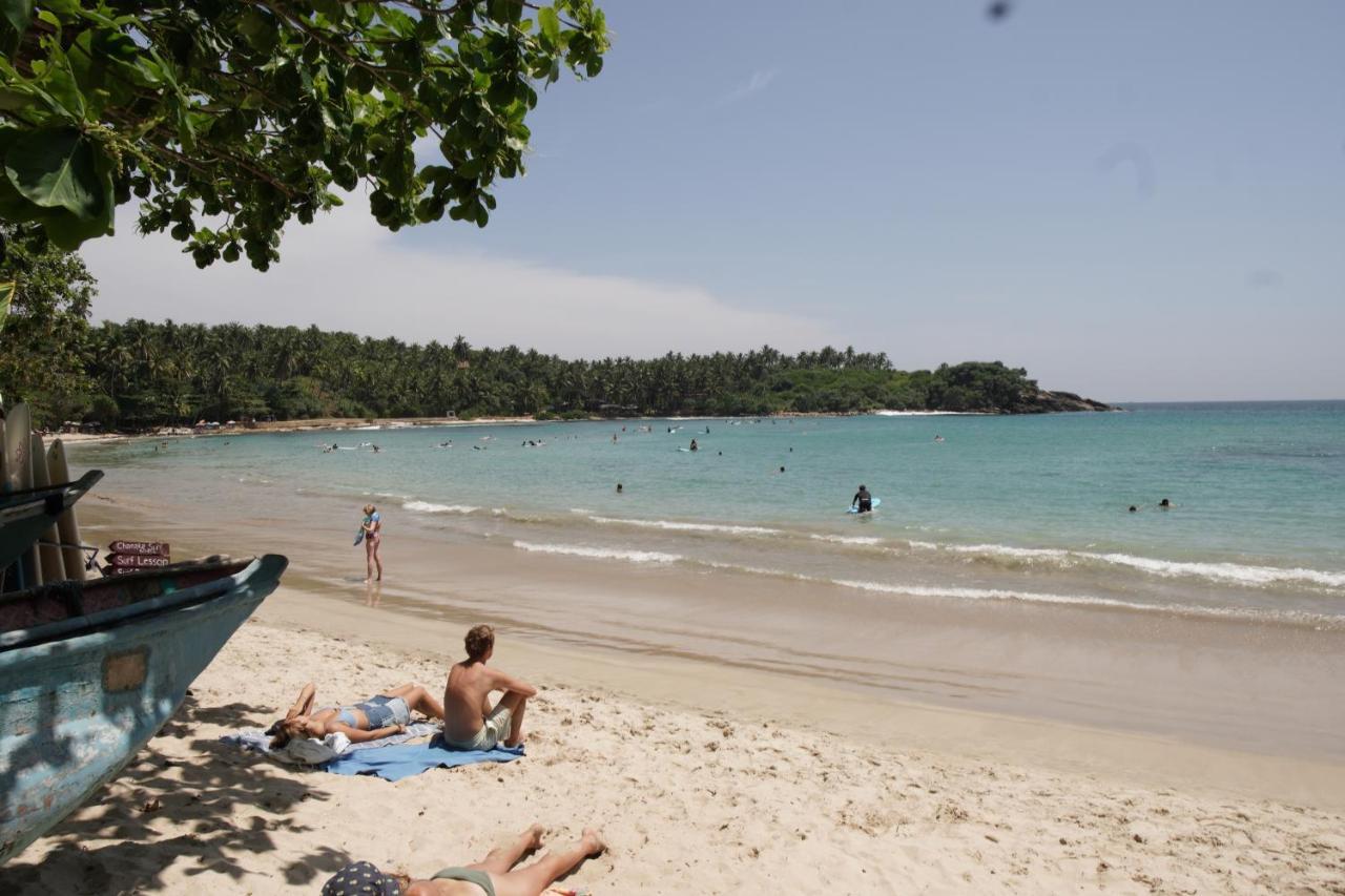 Surf Nest Hiriketiya Hotel Диквела Екстериор снимка