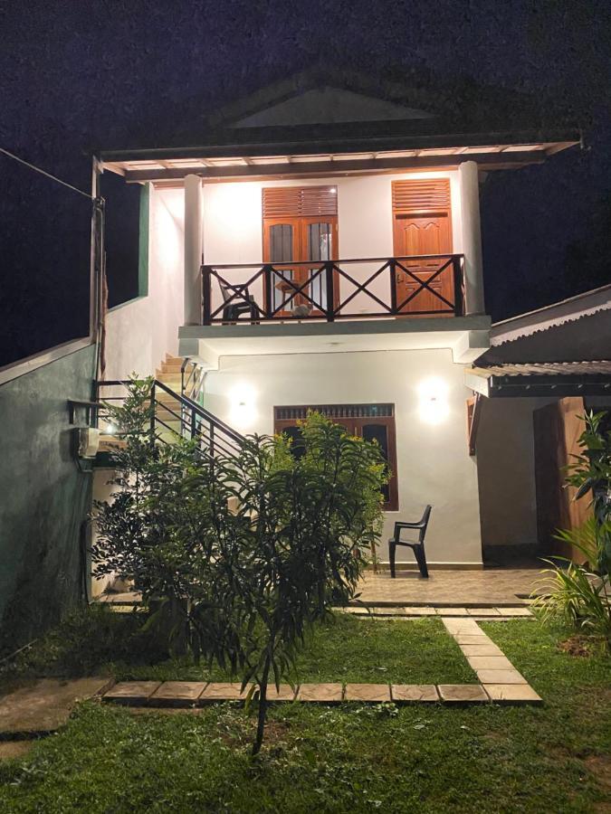 Surf Nest Hiriketiya Hotel Диквела Екстериор снимка